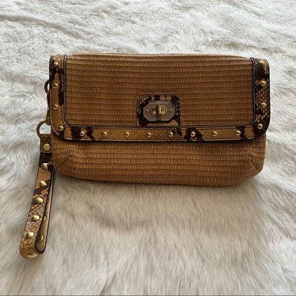 Coach Clutch straw color - Picture 4 of 5